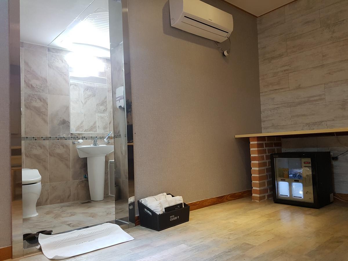 Cloud Nine Hotel Gimhae Δωμάτιο φωτογραφία